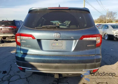 2021 Honda Pilot Touring z USA, uszkodzony, nr VIN 5FNYF5H98MB016665